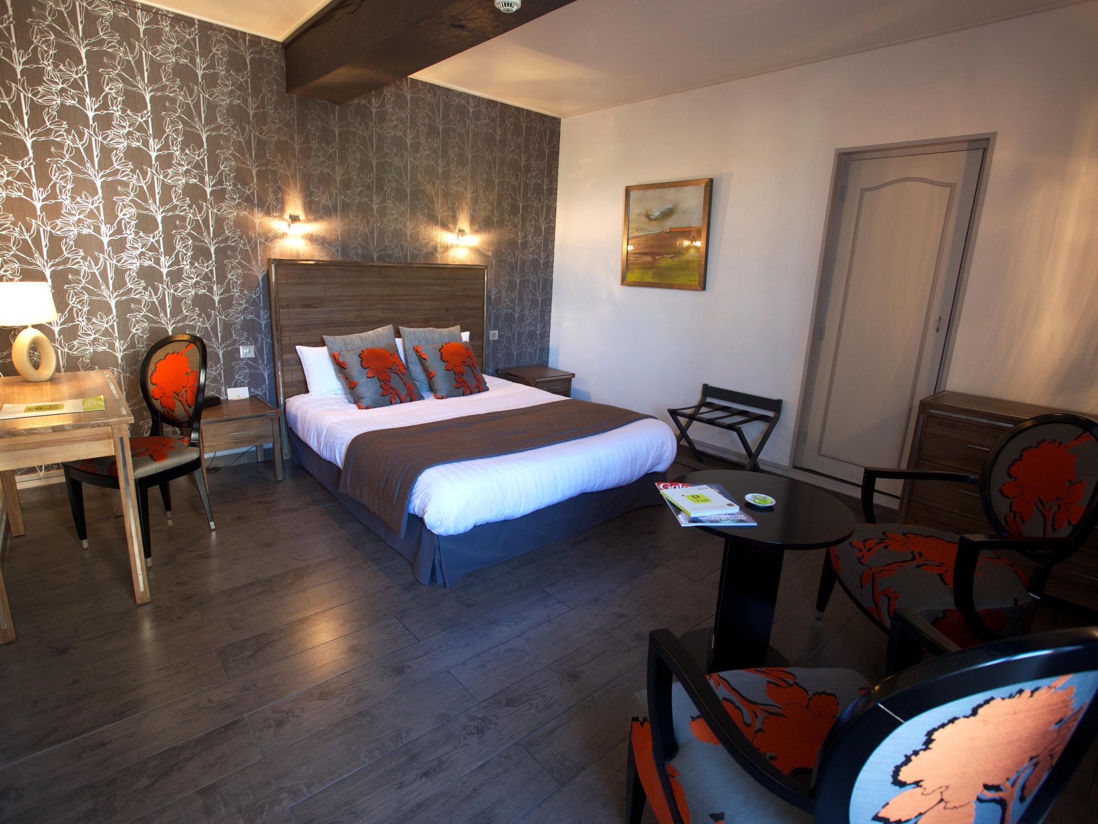 Logis Hotel Restaurant Nougier Saint-Étienne-de-Fursac 외부 사진