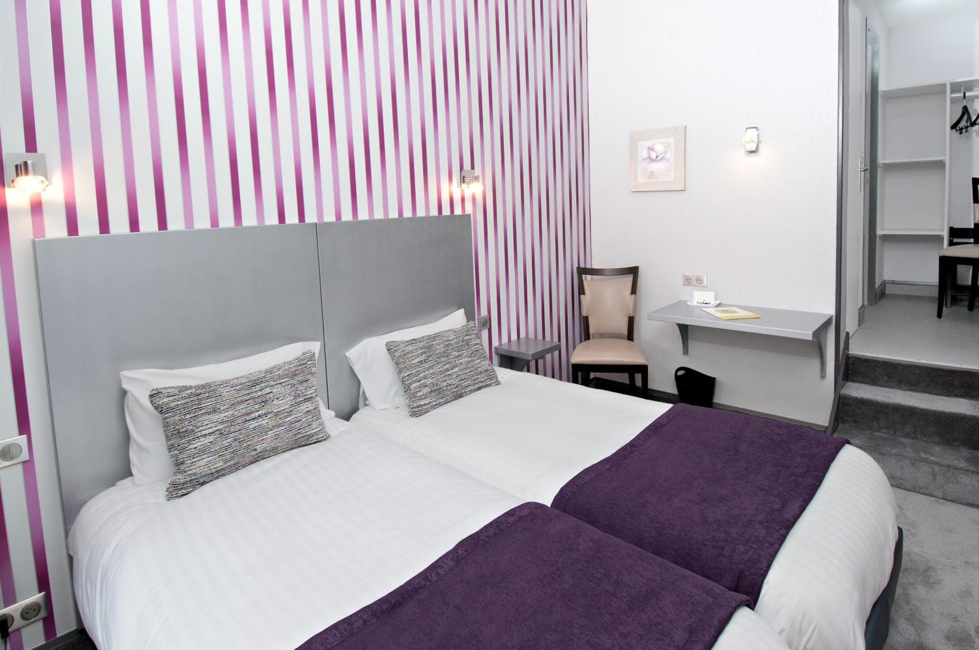 Logis Hotel Restaurant Nougier Saint-Étienne-de-Fursac 객실 사진